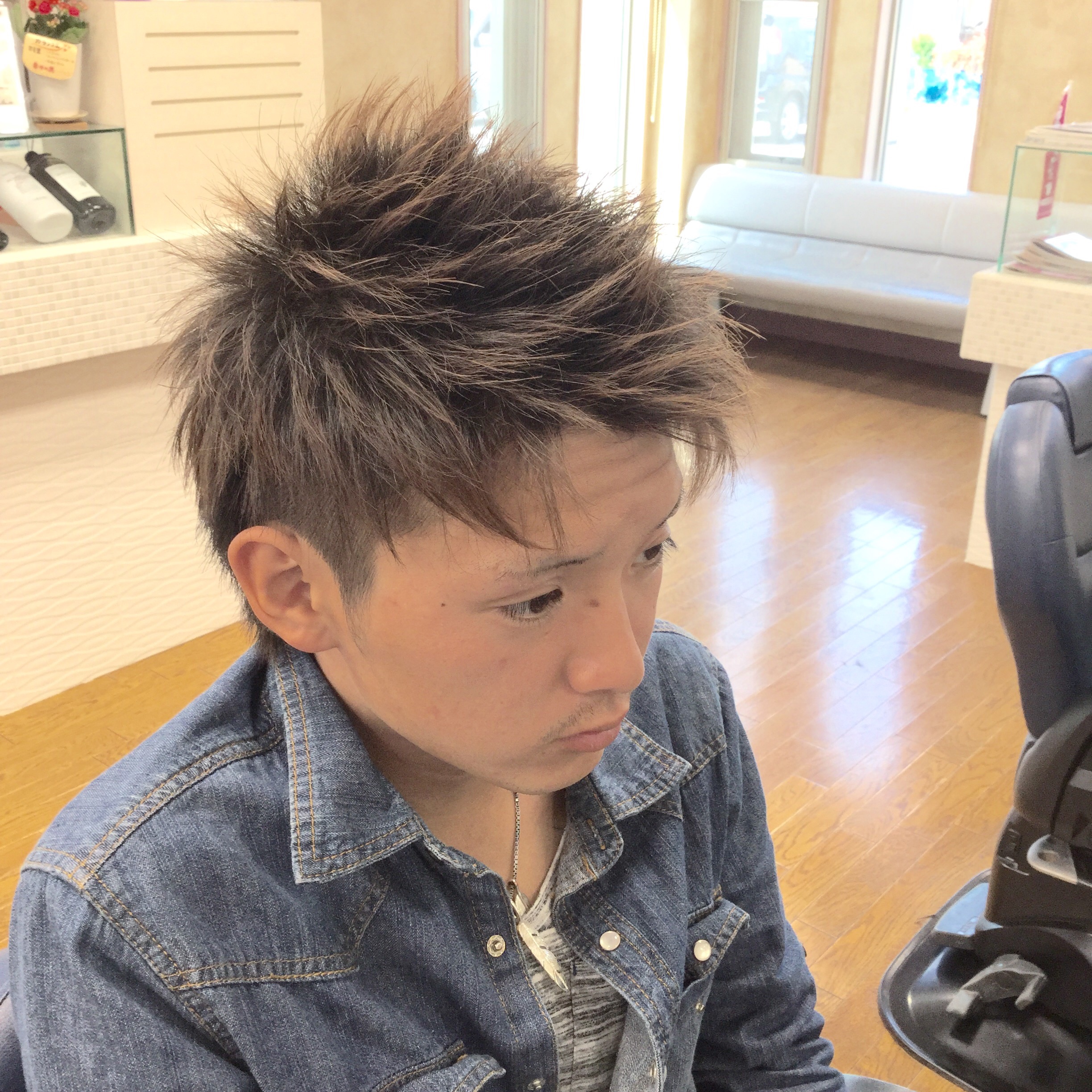 ツーブロック ウルフ ショートヘアースタイル フレアーバング 公式 アラカワhomme 松本市メンズヘアーサロン アラカワオム