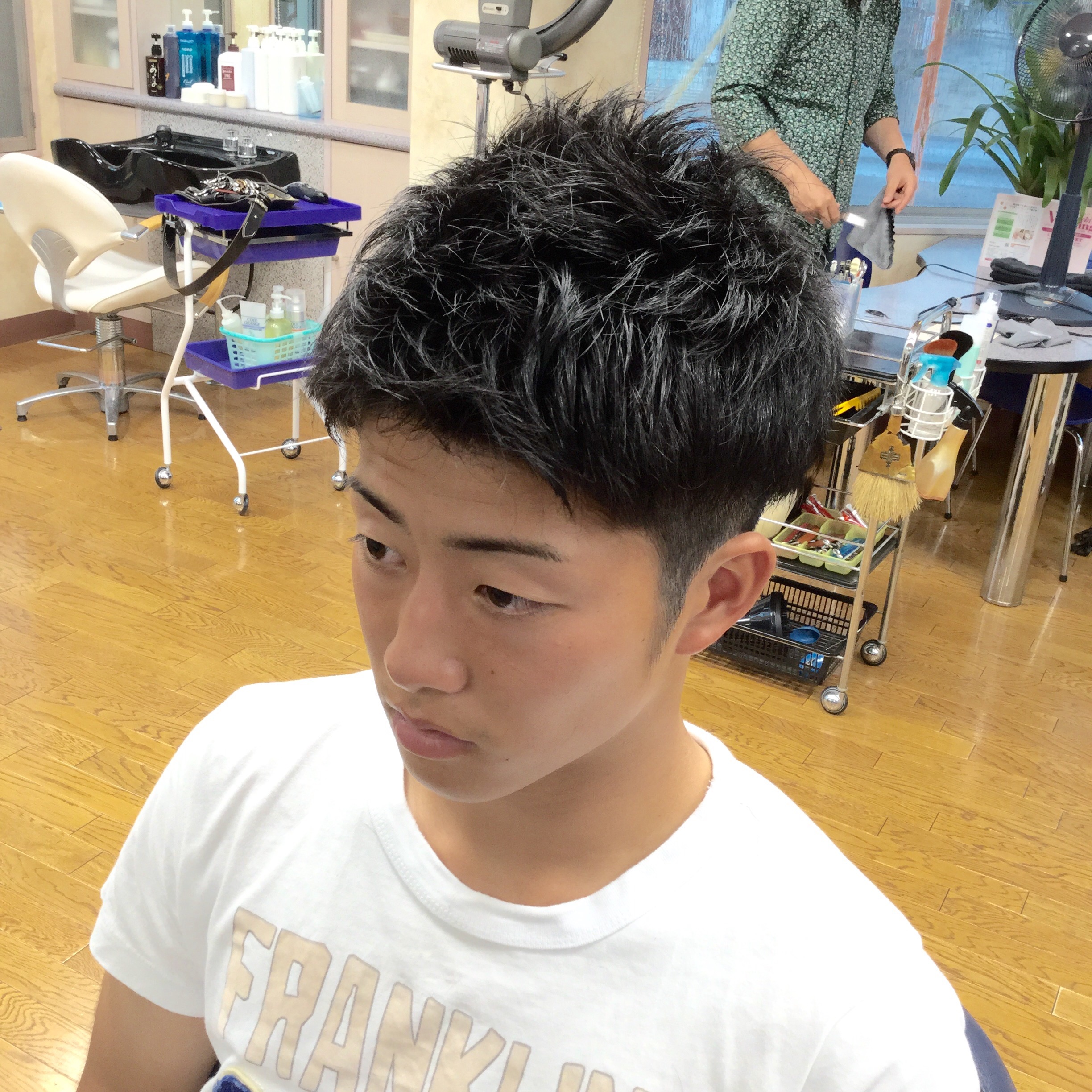 ツーブロックショートヘアースタイル ソフトモヒカンパーマ アラカワhomme 松本市メンズヘアーサロン アラカワオム