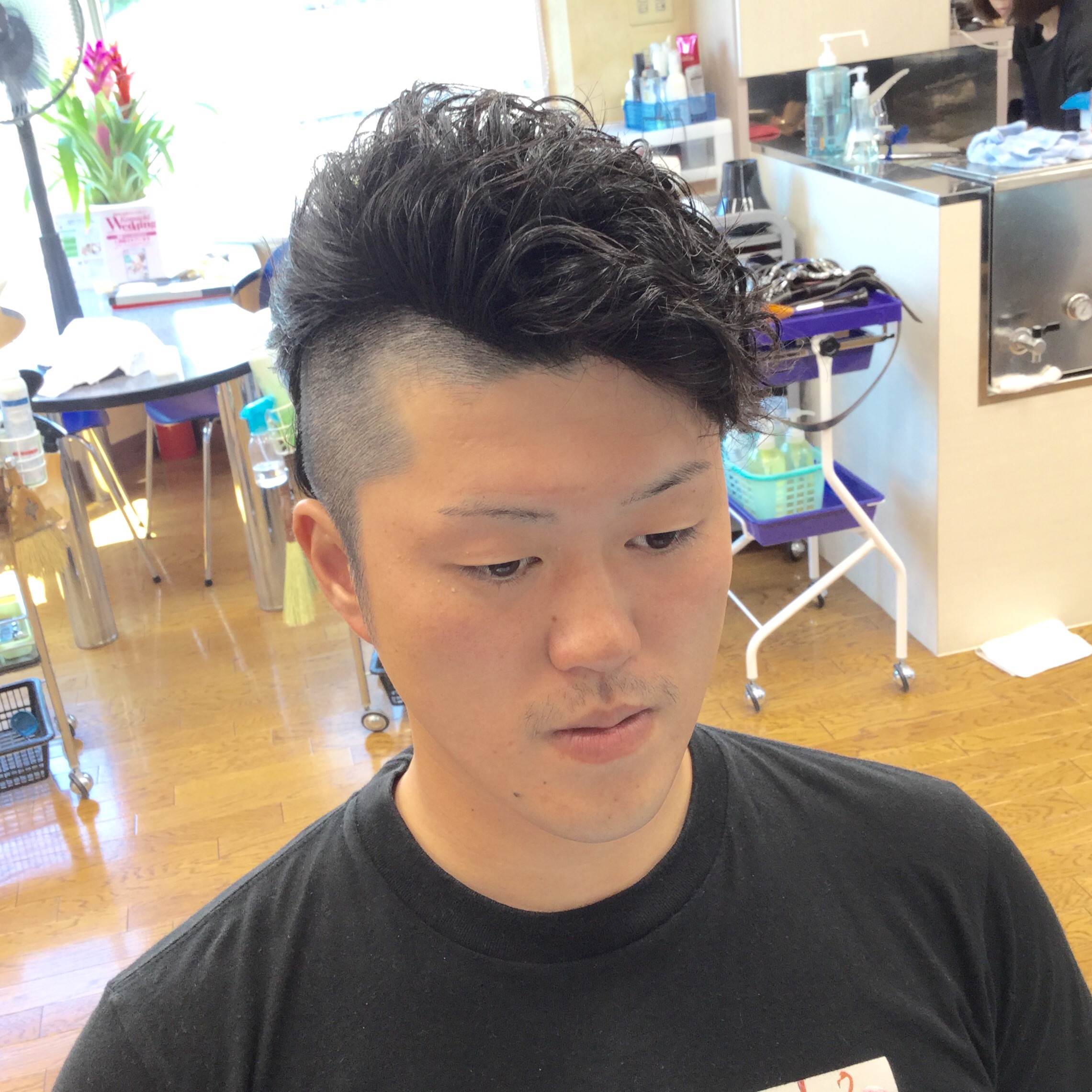 ツーブロックミディアムショートヘアースタイル スパイラルパーマ ハード 公式 アラカワhomme 松本市メンズヘアーサロン アラカワオム